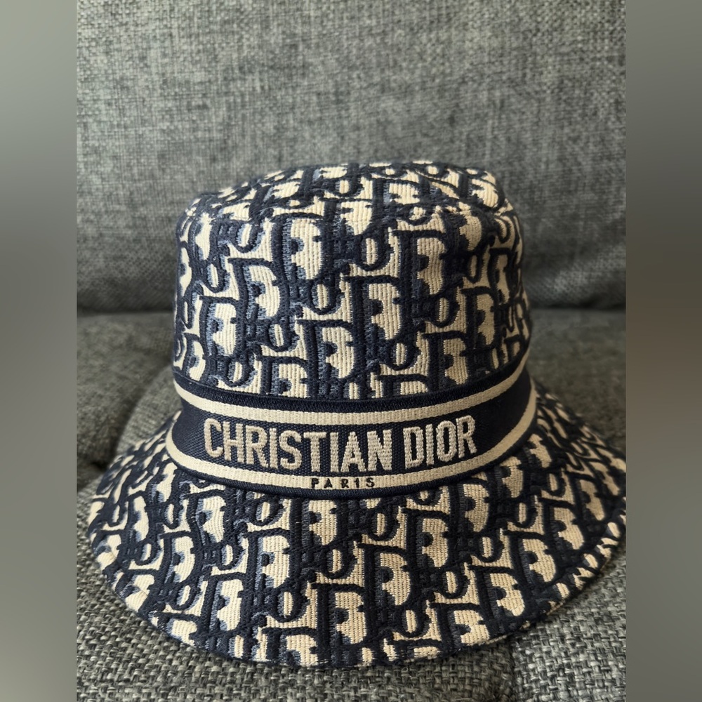 Dios Oblique Bucket Hat